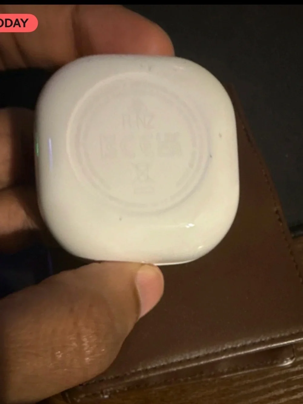 Samsung Glossy White Earbuds Charging Case
